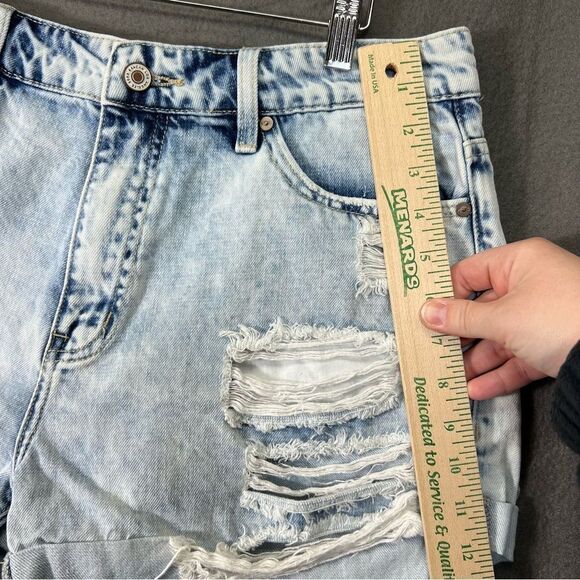 Kancan Women's Distressed Cut-Off Jean Shorts Light Blue Size XL - Picture 9 of 13
